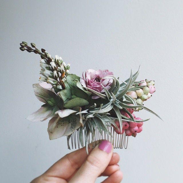 Mariage - Barb B. On Instagram: “floral Comb, Galore.”