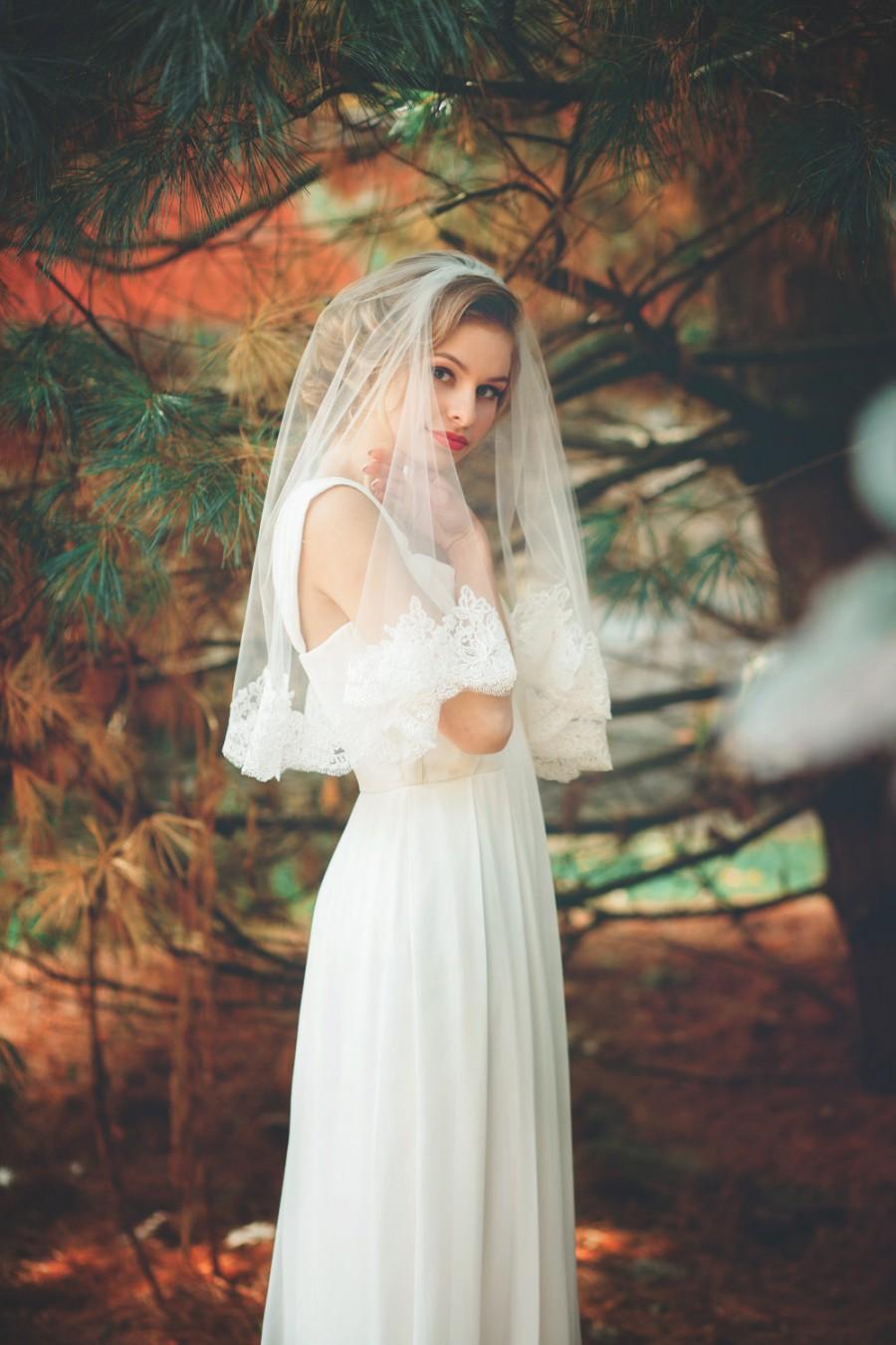 زفاف - Wedding Veil - Elbow Length Alencon Lace Veil - Short Mantilla Veil - Salvadore