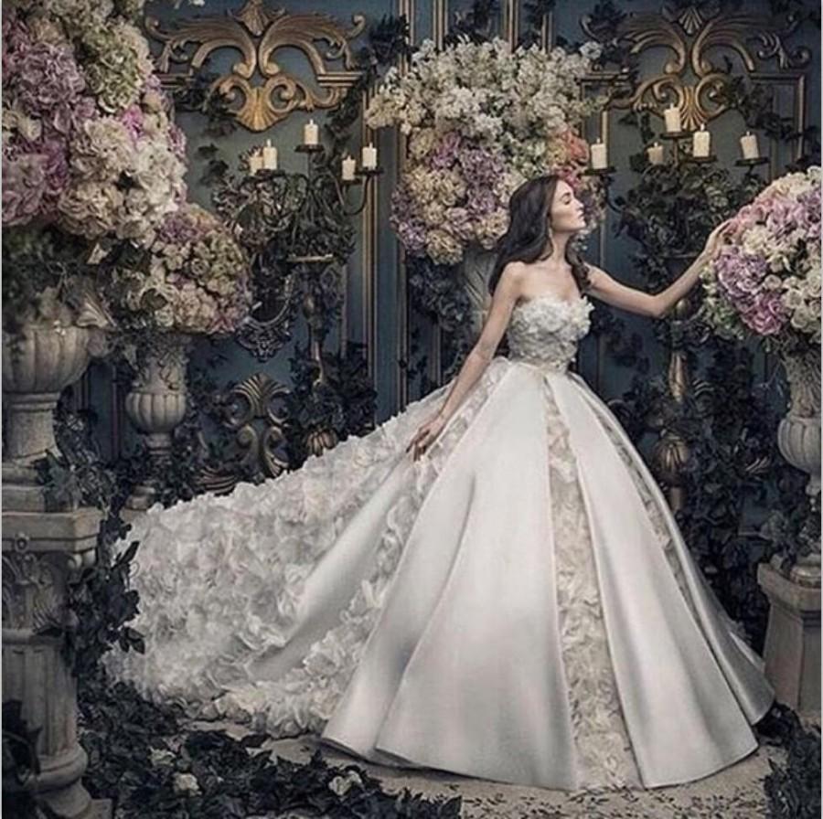 زفاف - 2016 Sweetheart Sleeveless Wedding Dresses Organza/Satin Luxury Bridal Gowns Beads Wedding Dress Handmade Flowers Cathedral Train Online with $234.98/Piece on Hjklp88's Store 