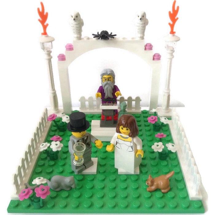 Hochzeit - Lego Harry Potter Wedding Cake Topper Bride Groom Ron Weasley Hermione Grainger Dumbledore Minifigures White Arch Picket Fences Flowers Etc.