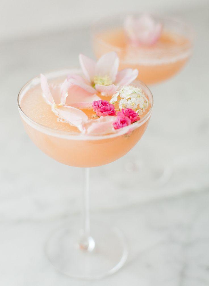 Hochzeit - Rosé Valentine’s Day Cocktail