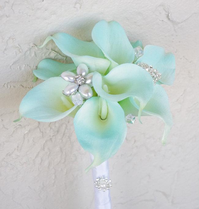 Свадьба - Silk Flower Wedding Bouquet - Aqua Mint Blue Calla Lilies Natural Touch Brooch Silk Bridal Bouquet - Robbin's Egg