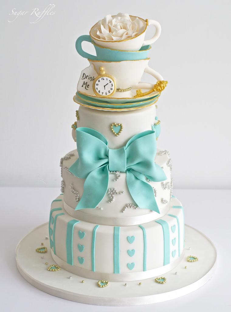 زفاف - Alice In Wonderland Wedding Cake