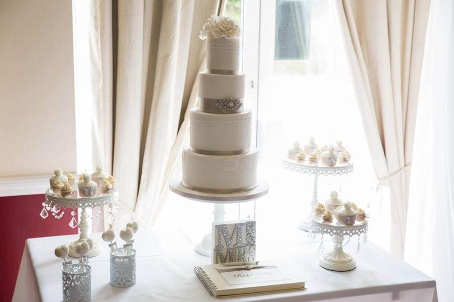 زفاف - Piped Wedding Cake With Bling