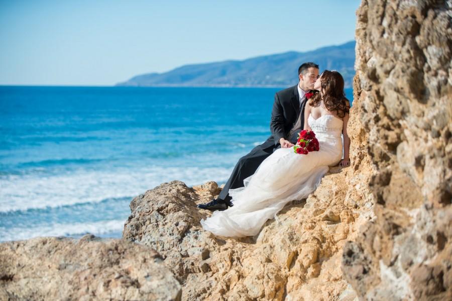 Wedding - Kissing Over The Pacific