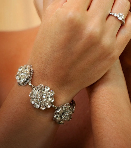 Wedding - Crystal bracelet,  Wedding Jewelry, Silver clear crystal,  Rhinestone Bracelet, Statement bracelet, gift for bridesmaid, vintage style