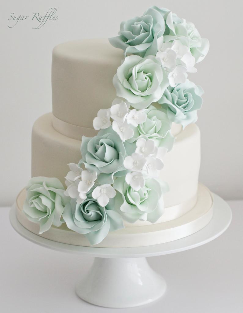 Hochzeit - Green Cascade Wedding Cake