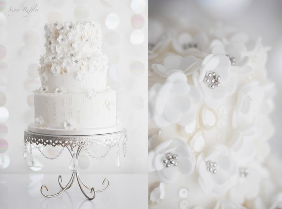 Mariage - Wedding Cakes & Sugar Flowers Magazine- The Fashion Inspiration Issue.