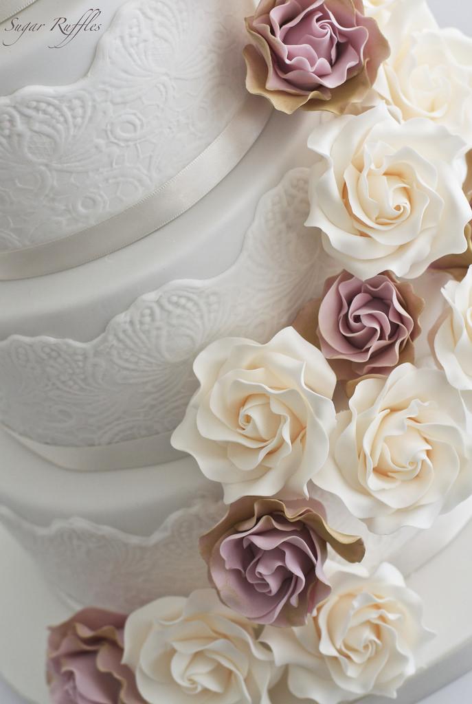 Wedding - Lace Detail With Ivory And Amnesia Sugar Roses