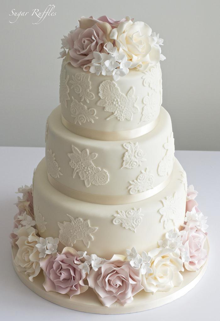 Hochzeit - Lace Wedding Cake With Hydrangea Flowers, Amnesia And Ivory Roses
