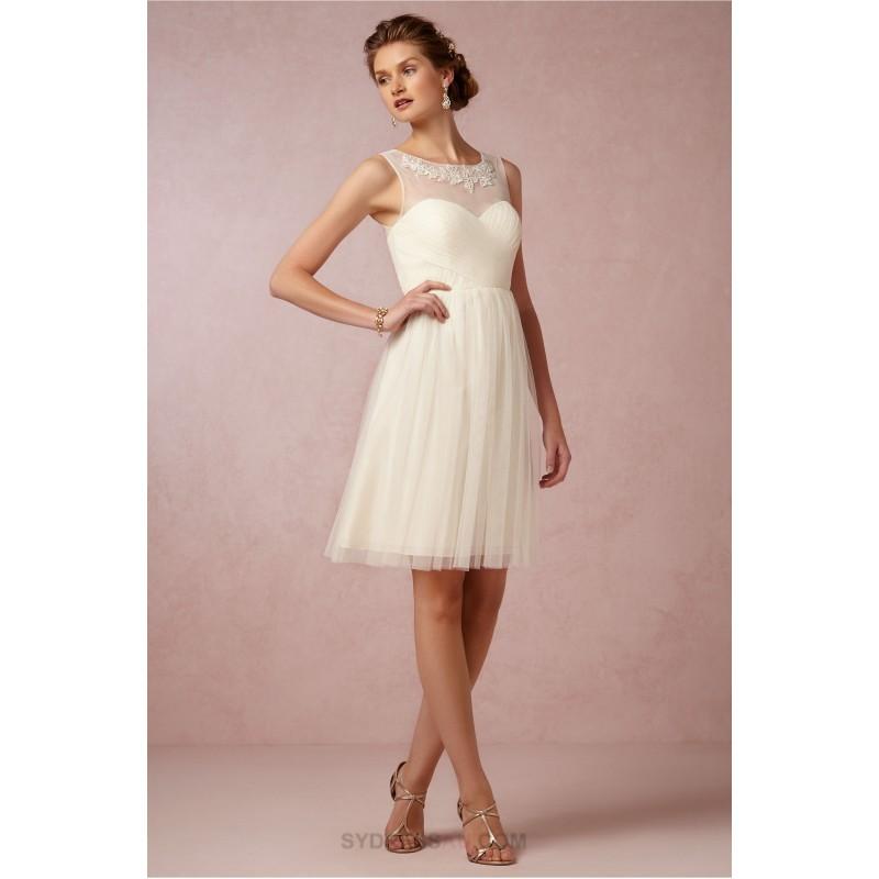 Hochzeit - Elegant Short Knee Length A Line Tulle Cream Bridesmaid Dress V Back Wedding Party Dresses
