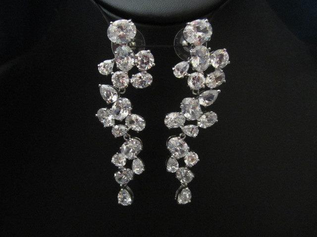 Mariage - Unique, sparkly chandelier dangley bridal earrings, wedding earrings, cubic zirconia earringss, CZ earrings, bridal jewelry, wedding jewelry