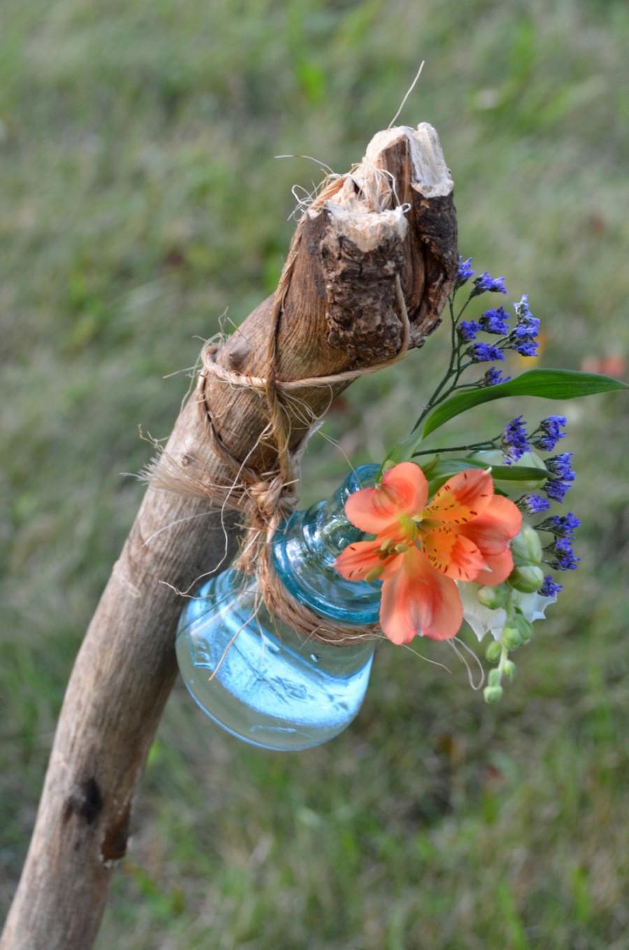 زفاف - Driftwood bud vase aisle markers / decorative stakes