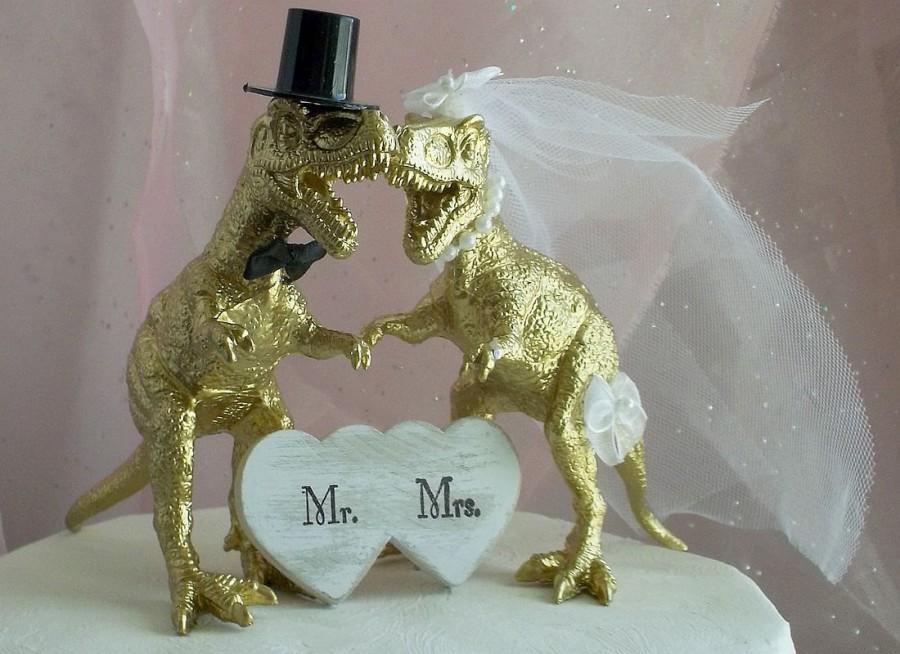Hochzeit - T-Rex Dinosaur Wedding Cake Topper, GOLD Dinosaur, Animal Cake Topper, Rustic Wedding Cake Topper, Dinosaur Theme Wedding, Mr&Mrs, Jurassic