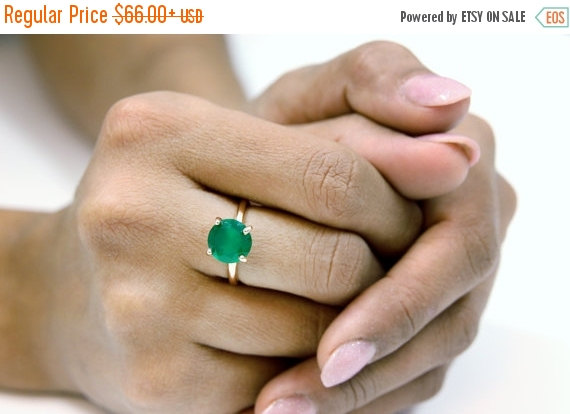 Hochzeit - 25% OFF - round gemstone ring,gold prong ring,custom stone ring,green onyx ring,vintage stack ring
