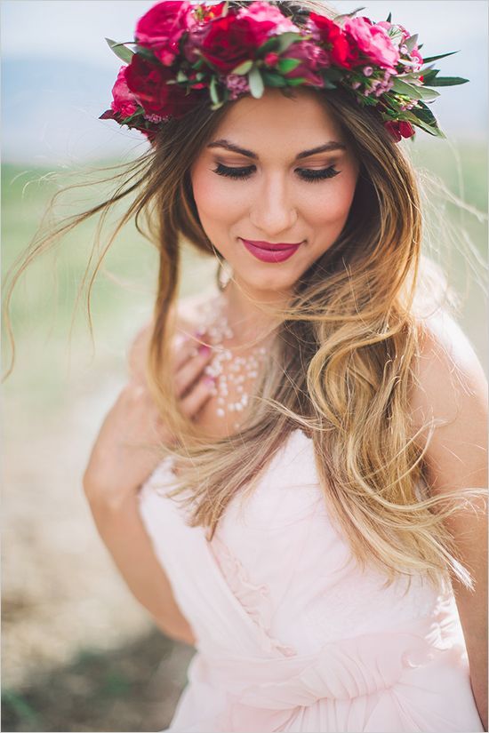 Свадьба - 46 Romantic Wedding Hairstyles With Flower Crown   DIY Tutorials