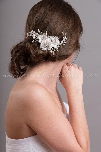 Свадьба - Ivory Lace Bridal Hair Comb, Rhinestone Wedding Headpiece, Bridal Pearl Hair Comb, Ivory Pearl Fascinator - Emilia