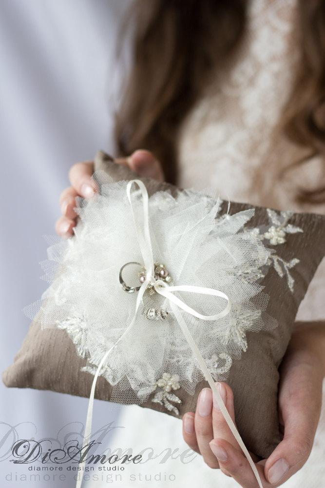 زفاف - Vintage Сhic, Lace and burlap Rustic Chic Wedding, ring bearer pillow with rope, pearl and  handmade lace flower