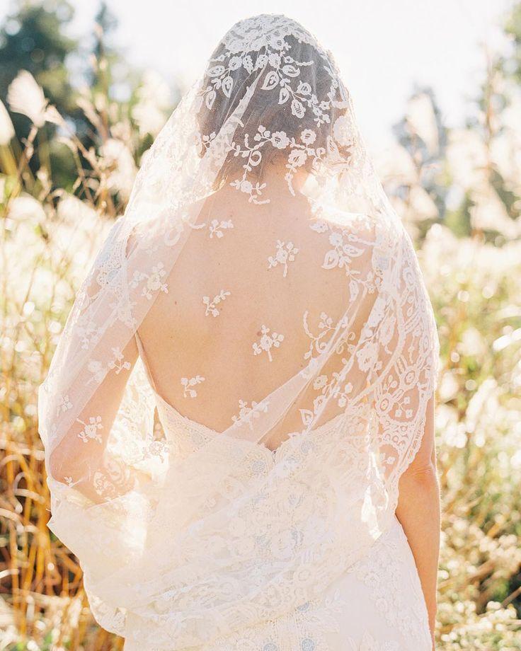 Hochzeit - Katie Stoops On Instagram: “This Bride With Her @clairepettibone Gown And A 100  Year Old Veil That's Been In Her Family For Several Generations Brushed In Golden…”