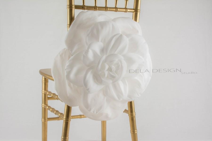 Свадьба - New Spring '16 Oversize White Fabric Flower Rose - Wedding Decor Chair Backs - Christening - Baby Shower - Sweet sixteen - Dinner Parties