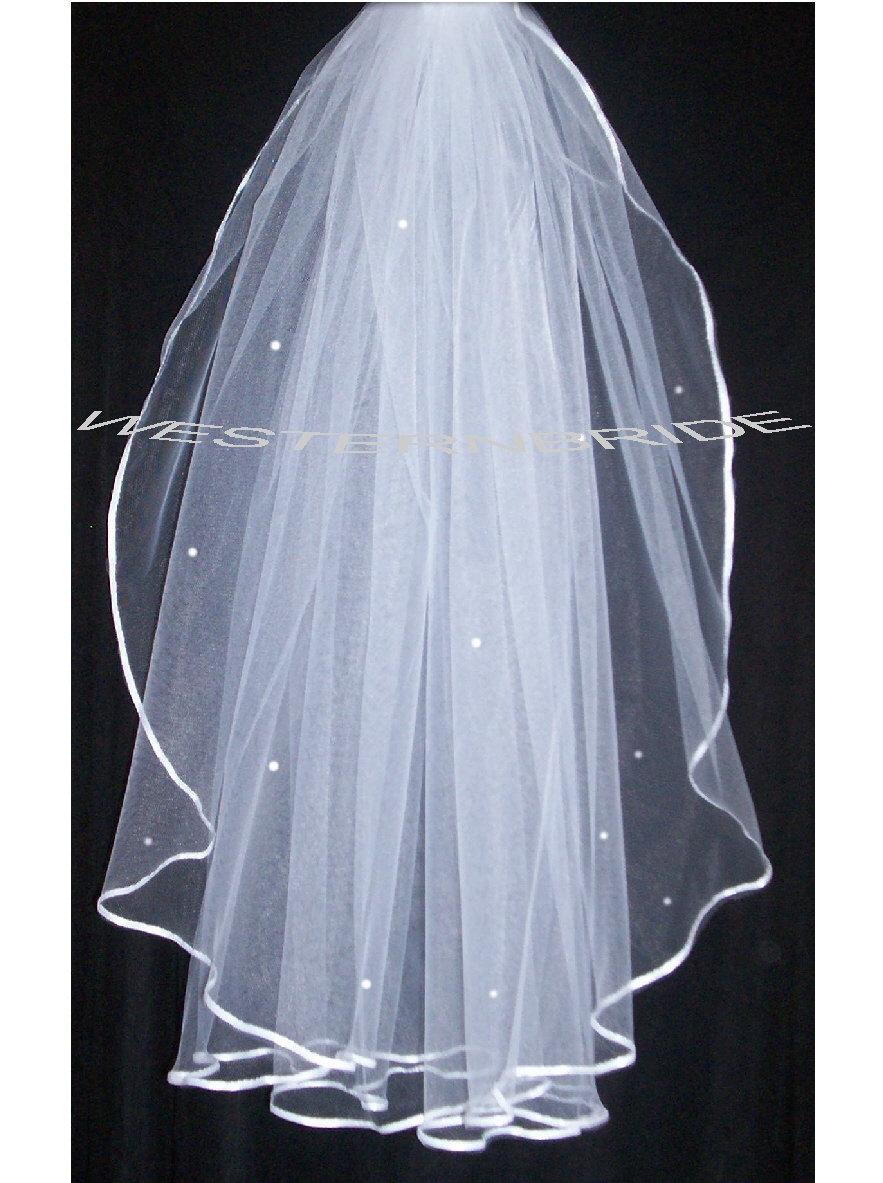 Mariage - Swarovski Rhinestone  ACCENT Elegant Wedding Bridal veil. White or Ivory , your choice. elbow lenght with silver comb ready to wear