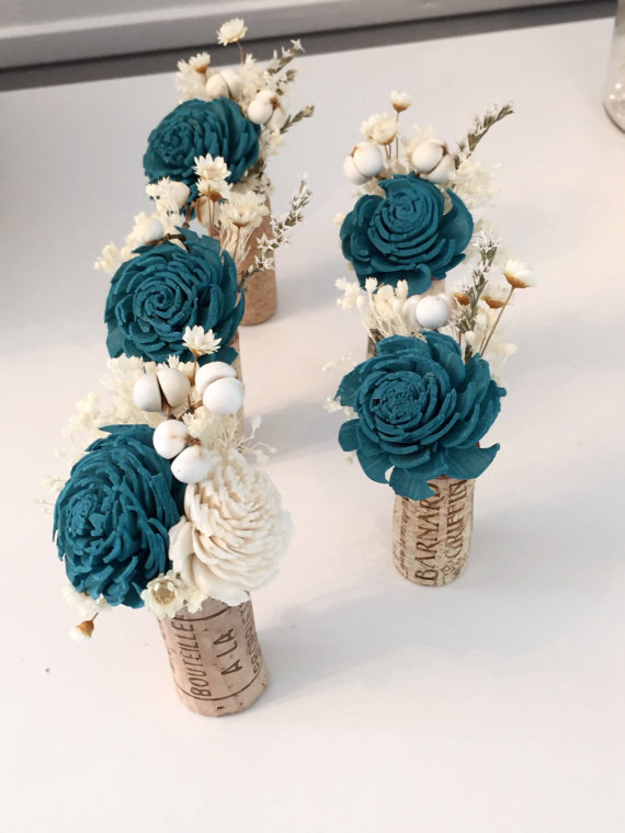 Wedding - Boutonniere made with sola flowers in wine cork - choose your colors - balsa wood - Choose colors