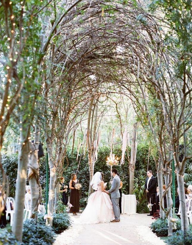 زفاف - 17 De-LIGHT-ful Ways To Use Lights As Wedding Decor