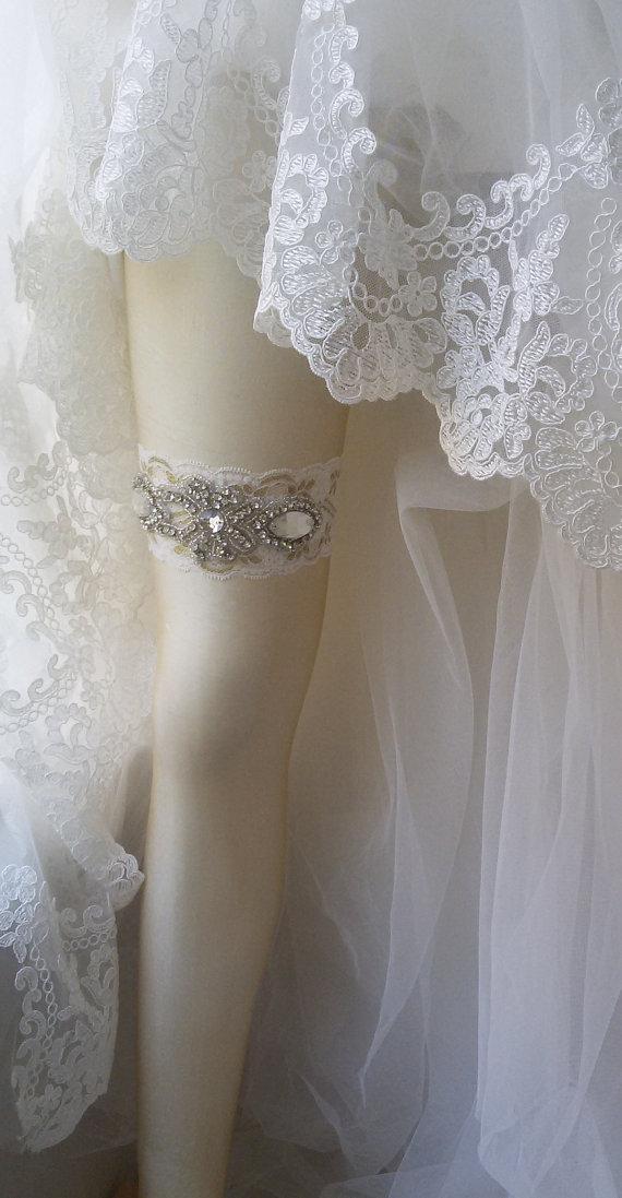 زفاف - Wedding Garter , Ivory Lace Garter , Bridal Leg Garter, Wedding Accessory, Bridal Accessory, Rhinestone Crystal Bridal Garter