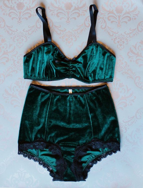 زفاف - Wintergreen Emerald Velvet Bra & High Waist Panties Lingerie Set Handmade To Order