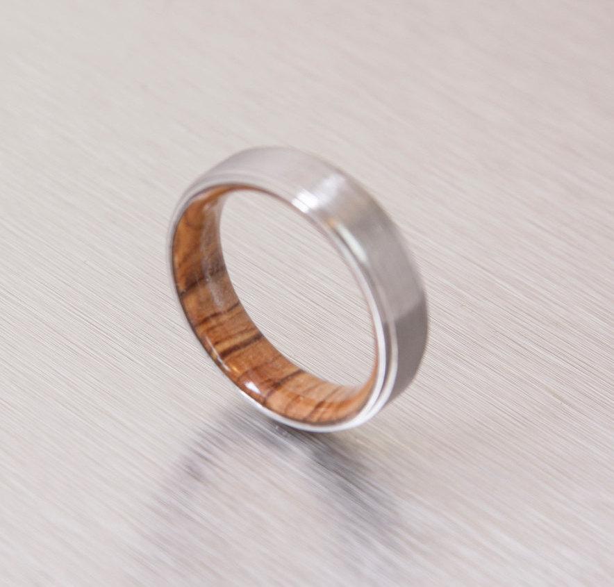 زفاف - olive wood ring titanium band mens wedding wood ring Titanium and Olive Rings // Mens Wood Rings //wood Wedding Band //Men's wedding Band