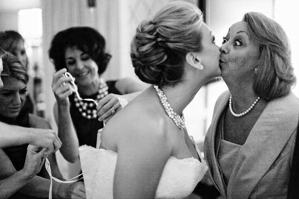 زفاف - That's Hilarious! 7.10.12 - Silly Wedding Photo By Top Chicago Wedding Photographers The Rasers