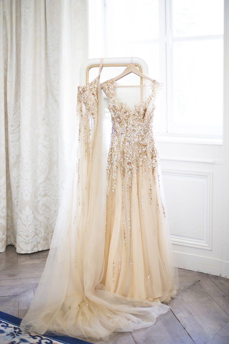 Свадьба - Modern Gatsby-Inspired French Wedding   Sparkly Gold Dress