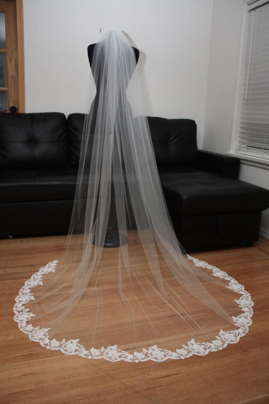 زفاف - Embroidered couture lace veil, lace at hem, floral lace, chapel lace veil, cathedral lace veil, light ivory veil, diamond white veil.