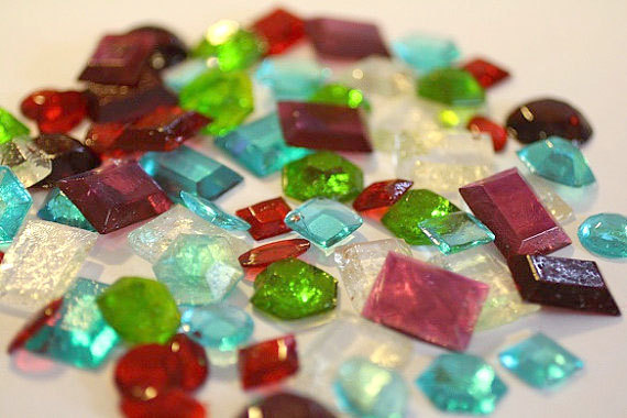Mariage - 50 Sugar Jewels, Sugar Gems for cake decorating, assorted shapes. Edible cake jewels, isomalt jewels, cake supplies