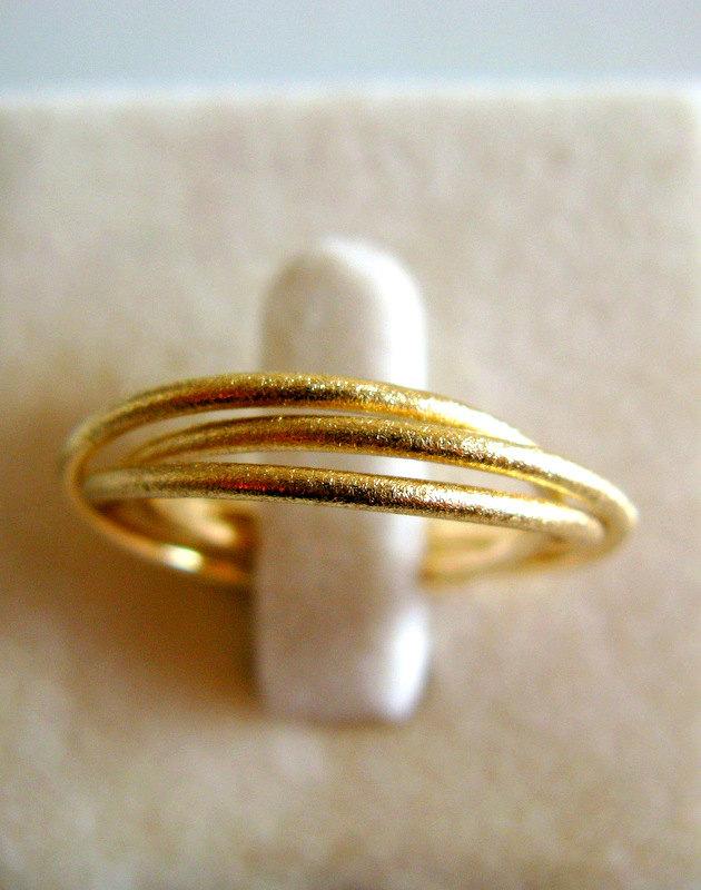 زفاف - Fine Jewelry - Thin Intertwined Roling Ring  - 14K Gold Trinity Engagement Ring -   Handmade By Amallias