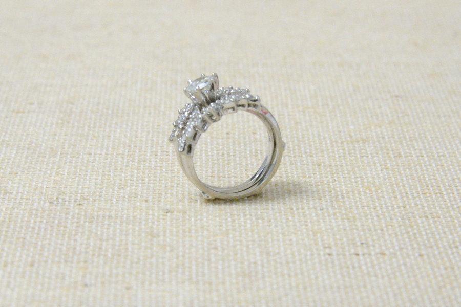 زفاف - White Gold Vintage Engagement Ring - .70 ct Brillant Cut Diamond Engagement Ring - One of a Kind Engagement Ring - Round Diamond Engagement