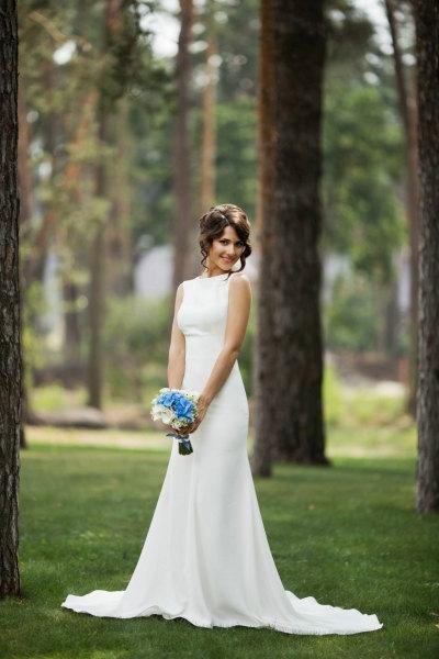Свадьба - Ivory Open Back Wedding Dress with Simple Wedding Dress on the Back and with Train L12, Romantic wedding gown, Simple Wedding Dress