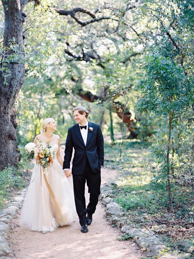 Свадьба - Modern Downtown Austin Wedding With 17 Stylish Bridesmaids
