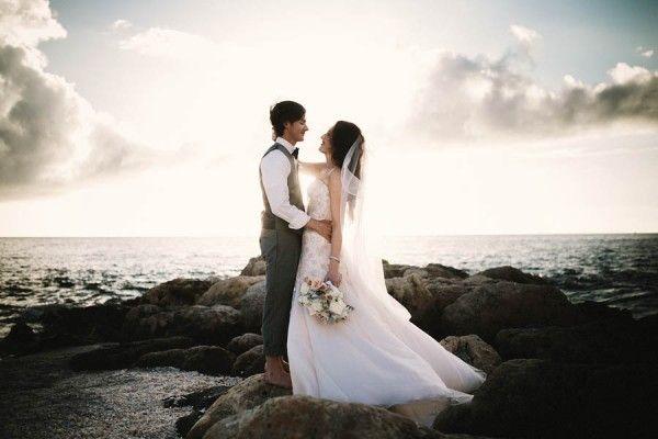 Hochzeit - A Florida Beach Wedding With Romance, Glamour, And Amazing Light