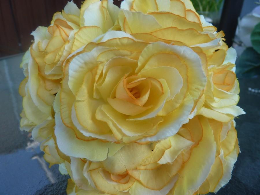 Wedding - Rustic yellow rose wedding bouquet. Country wedding. Shabby chic