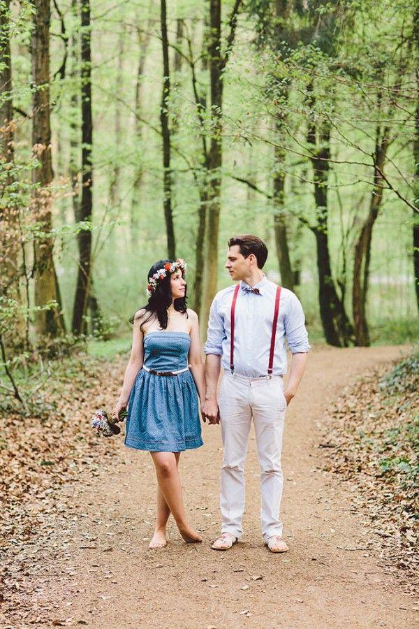 Hochzeit - 2015 Favorite - Springtime Engagement In The Woods