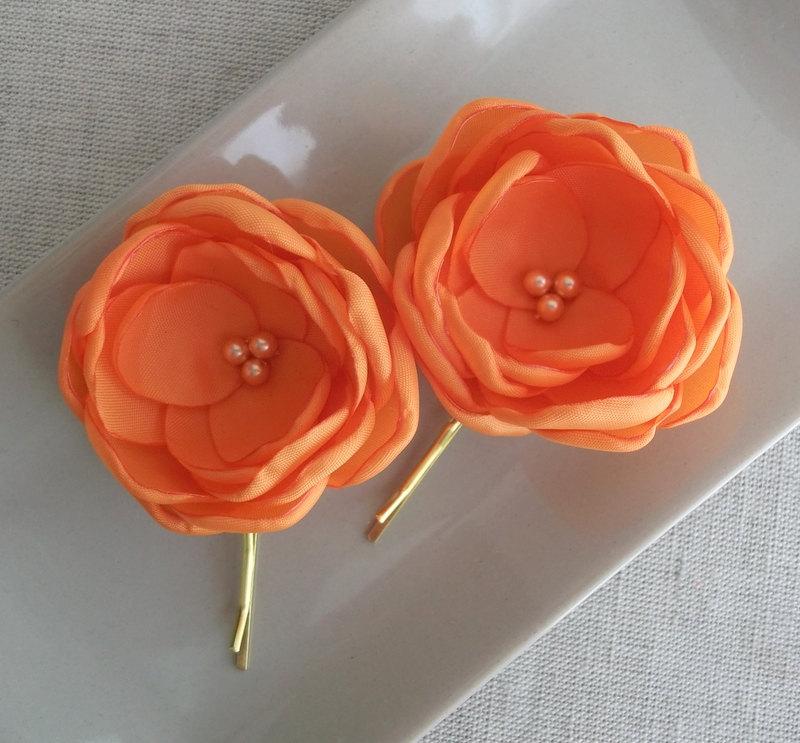 Свадьба - Small Orange flowers in handmade, Tangerine hair clip shoe clip Bobby Pin Alligator Clip, Bridesmaids hair flower Weddings Dress Brooch Sash