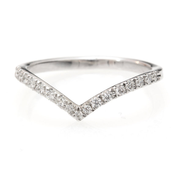 Hochzeit - Chevron Diamond Ring/ Diamond V-Ring with Pave Diamonds / Diamond Wedding Band - Gold & Diamond Ring