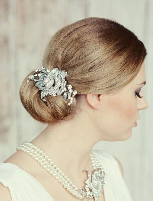 Wedding - Crystal & pearl wedding hair comb. Vintage inspired crystal rose hair comb. Wedding jewelry. Silver bridal hair piece. Vintage style wedding