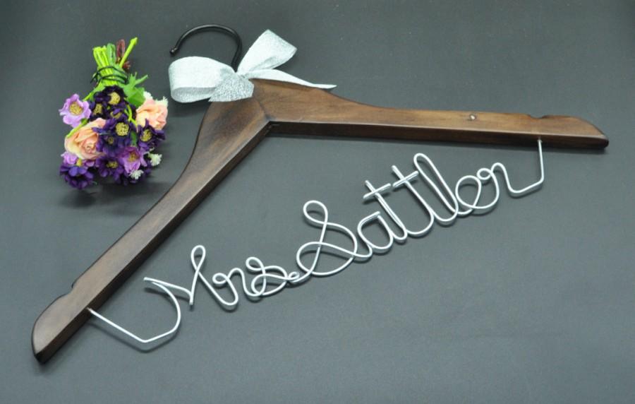 Mariage - Promotions Silver Wedding hanger Personalized wedding Hanger, Wire bride Hanger, Wedding dress hanger, Bridal Hanger, Bridesmaids Hanger
