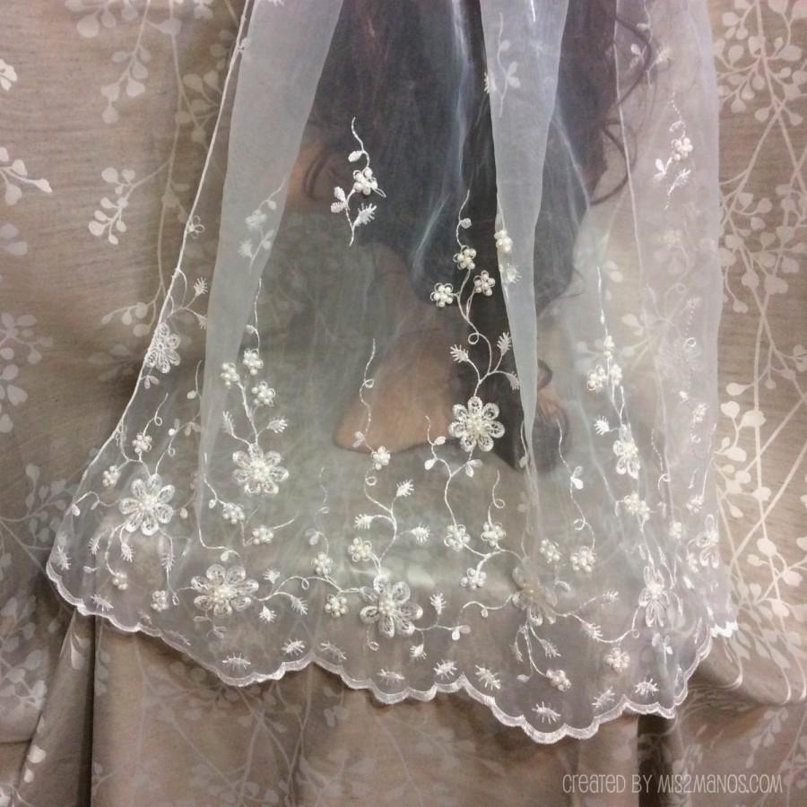 زفاف - Pearls and Roses Embelishment Viel, First Communion Veil, Flower Girl Veil, White Girl Veil, Wide 27 inch veil