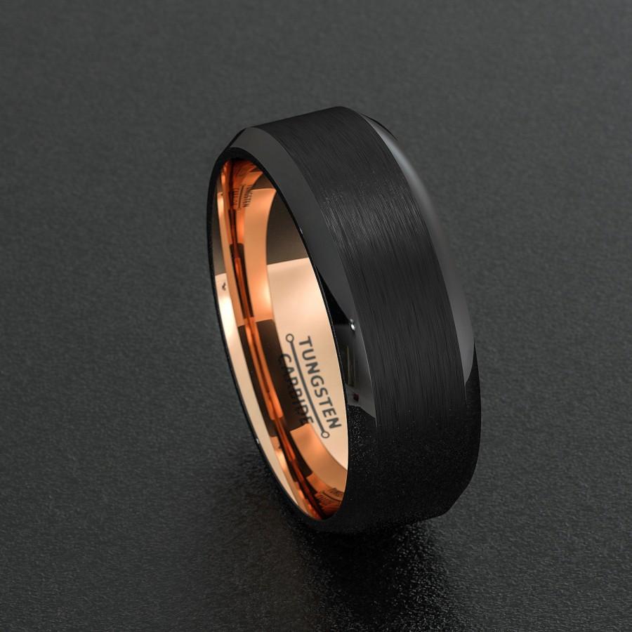 زفاف - Mens Wedding Band Tungsten Ring Two Tone 8mm Black Brushed Beveled Edge Rose Gold Inner Comfort Fit