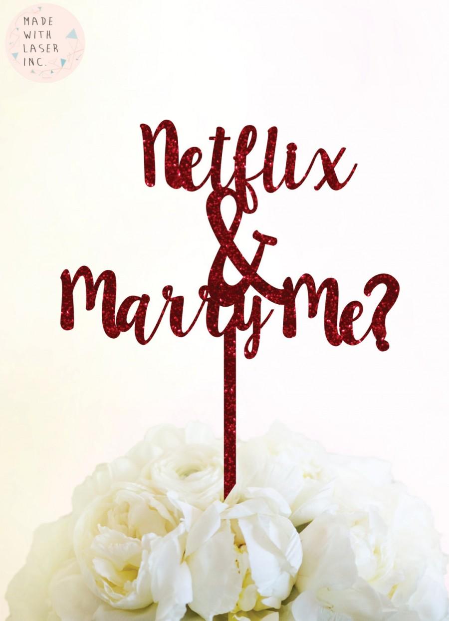 زفاف - Netflix and Marry Me? Cake Topper- Glitter & Pearl Plastic - Weddings -Party - Modern - Engagement Party -Funny