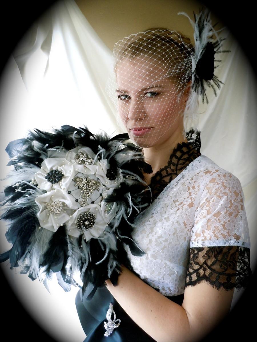 Hochzeit - Broach Bouquet - Brooch Bouquet - Bridal Bouquet - Jeweled Bouquet - Brooch & Feather Bouquet - Black and White Bouquet