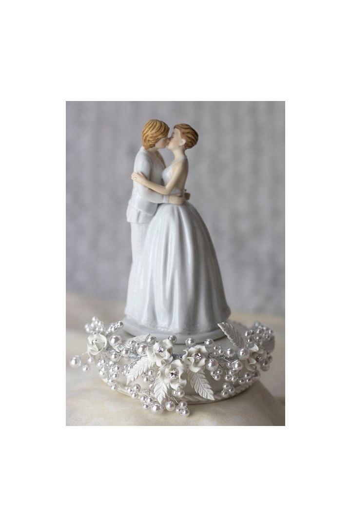 Hochzeit - Romance Gay Lesbian Rose Pearl Wedding Cake Topper (Silver or Gold) - Custom Painted Hair Color Available - 101155